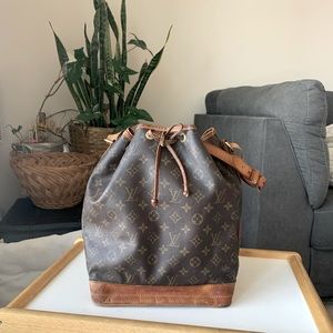 Authentic Louis Vuitton Petit Noe Bucket Bag